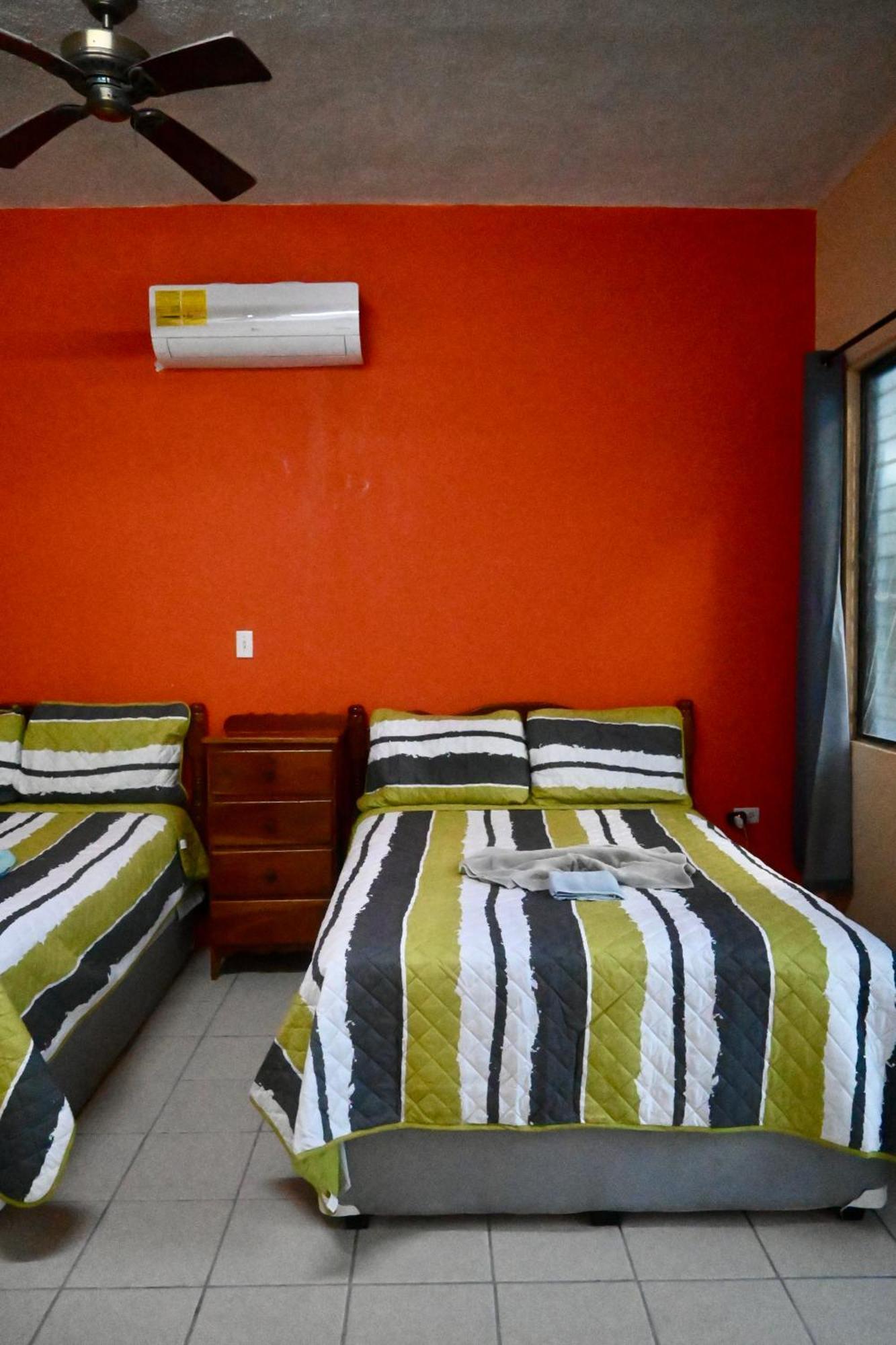 Anchorage Beach Resort Cayo Caulker Exterior foto
