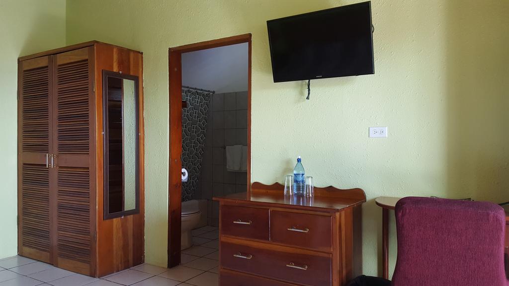 Anchorage Beach Resort Cayo Caulker Exterior foto