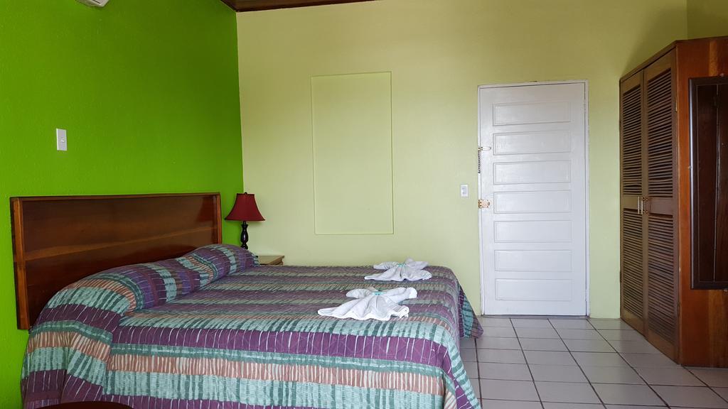 Anchorage Beach Resort Cayo Caulker Exterior foto